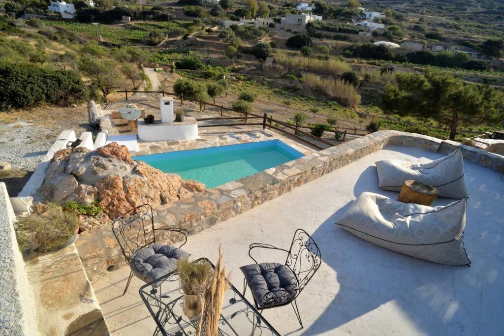 George Farmhouse Chrousa Luaran gambar