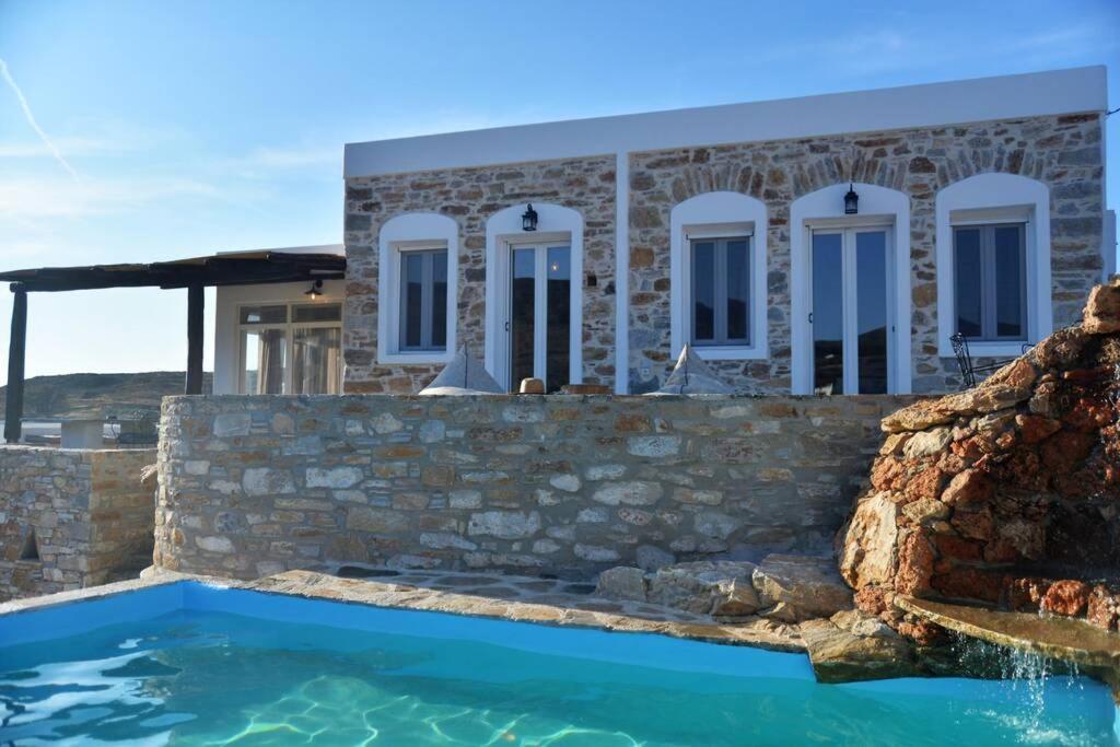 George Farmhouse Chrousa Luaran gambar