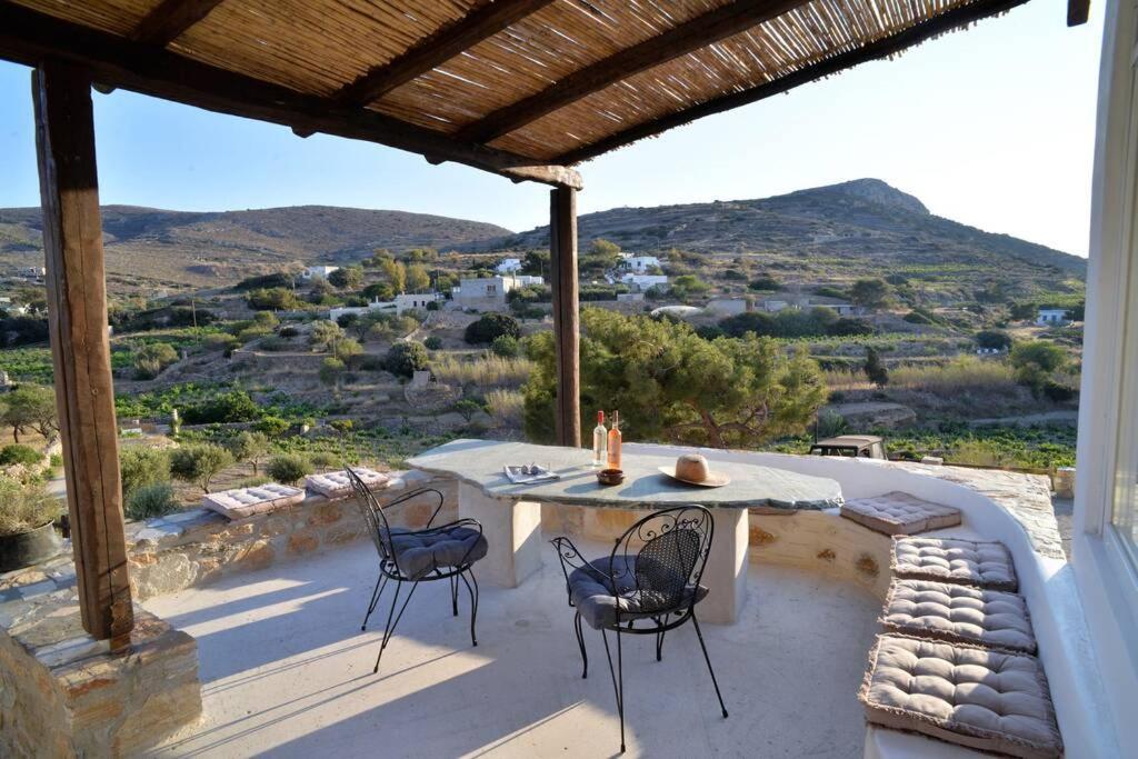 George Farmhouse Chrousa Luaran gambar