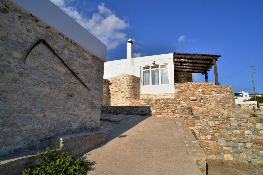 George Farmhouse Chrousa Luaran gambar