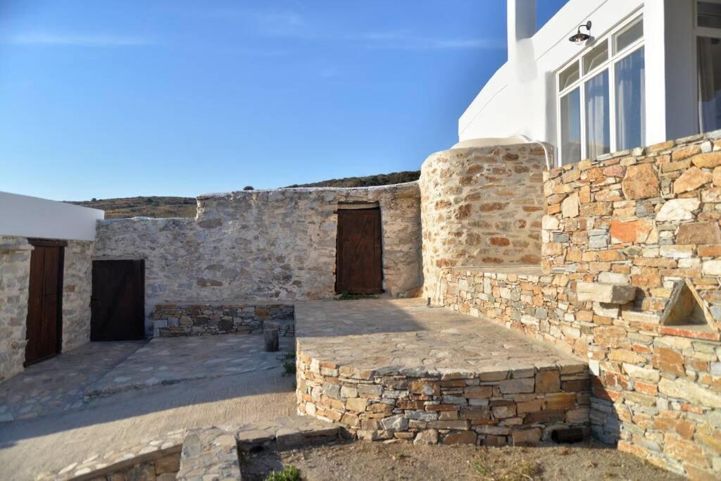 George Farmhouse Chrousa Luaran gambar