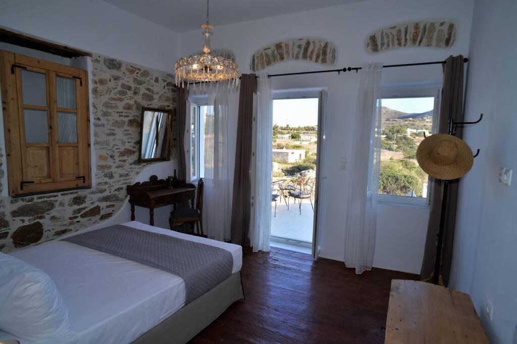 George Farmhouse Chrousa Luaran gambar