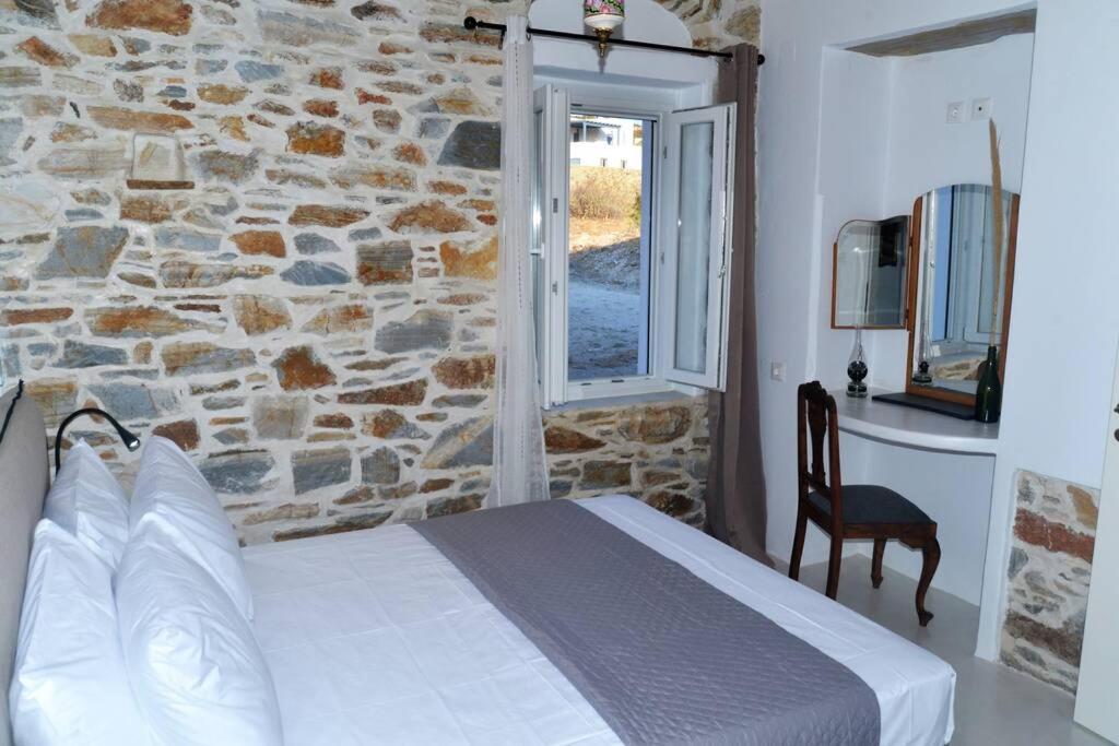 George Farmhouse Chrousa Luaran gambar