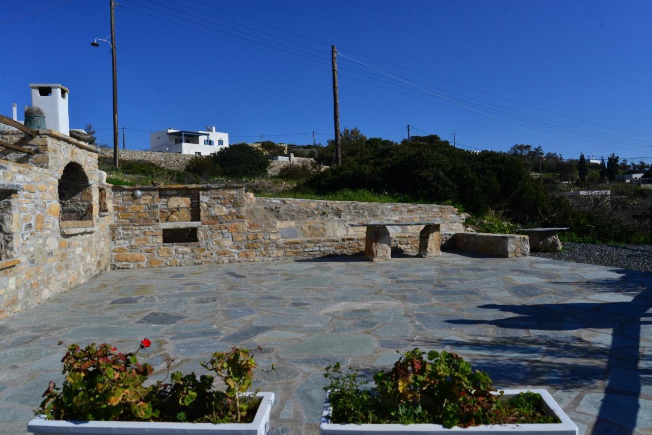 George Farmhouse Chrousa Luaran gambar